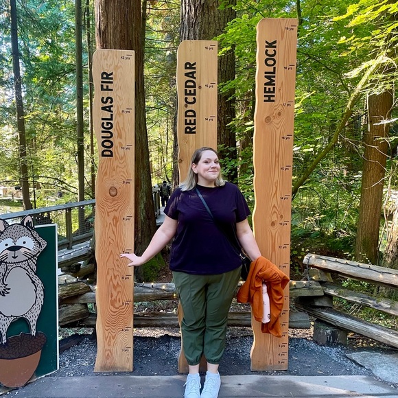 Meet your Posher, Bethany - Picture 2 of 2